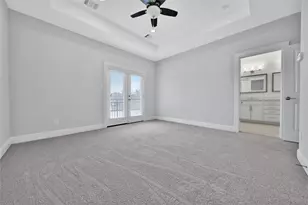 626 E 28th St, Houston, TX 77008 - Photo 17