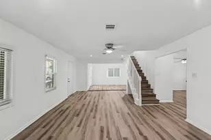 302 Lawrence St, Tomball, TX 77375 - Photo 9