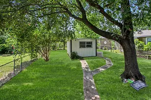 302 Lawrence St, Tomball, TX 77375 - Photo 33