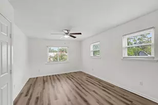 302 Lawrence St, Tomball, TX 77375 - Photo 21