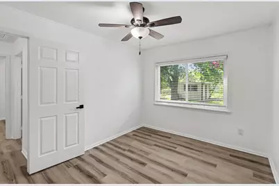 302 Lawrence Street, Tomball, TX 77375 - Photo 27