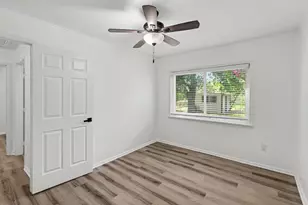 302 Lawrence St, Tomball, TX 77375 - Photo 27