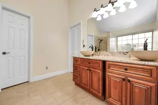 10422 Springland Ct, Houston, TX 77065 - Photo 9