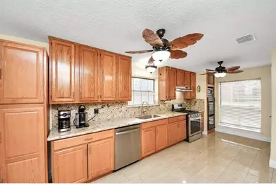 10422 Springland Court, Houston, TX 77065 - Photo 5