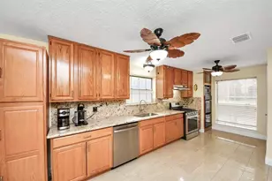 10422 Springland Ct, Houston, TX 77065 - Photo 5