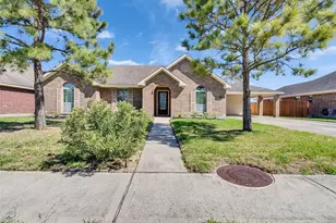 6807 Davy Crockett Dr, Manvel, TX 77578 - Photo 1