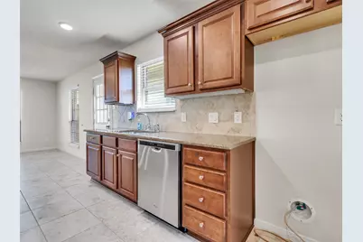 6807 Davy Crockett Drive, Manvel, TX 77578 - Photo 15