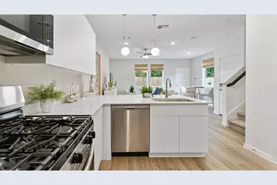 5927 Manning Oaks Street, Houston, TX 77091 - Photo 7