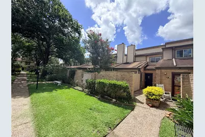 726 Country Place Drive #B, Houston, TX 77079 - Photo 3