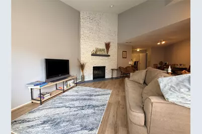 726 Country Place Drive #B, Houston, TX 77079 - Photo 5