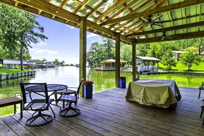 305 Lakeshore Dr, Onalaska, TX 77360 - Photo 3