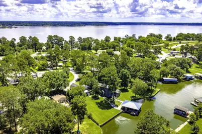 305 Lakeshore Dr, Onalaska, TX 77360 - Photo 45