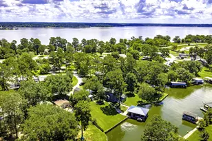 305 Lakeshore Dr, Onalaska, TX 77360 - Photo 45
