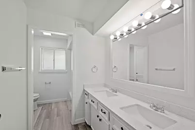 8307 Braesview Lane, Houston, TX 77071 - Photo 17