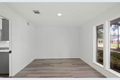 8307 Braesview Lane, Houston, TX 77071 - Photo 13