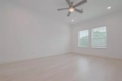 8927 Grovner Place, Houston, TX 77055 - Photo 15