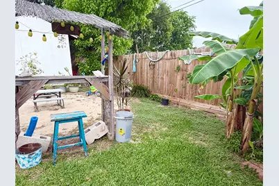 417 S Kansas Street, La Porte, TX 77571 - Photo 11