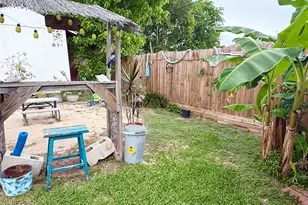 417 S Kansas St, La Porte, TX 77571 - Photo 11