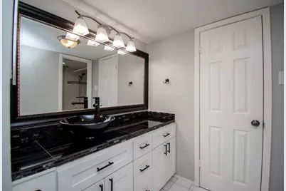 7575 Katy Freeway #92, Houston, TX 77024 - Photo 15