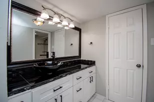 7575 Katy Fwy, Houston, TX 77024 - Photo 15