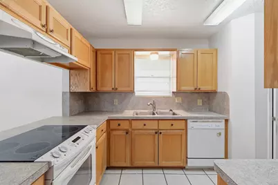 10110 Shell Rock Road, La Porte, TX 77571 - Photo 9