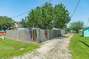 123 County Road 458D Dr, Angleton, TX 77515 - Photo 23