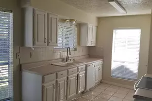 10423 Tenneco Dr, Houston, TX 77099 - Photo 11