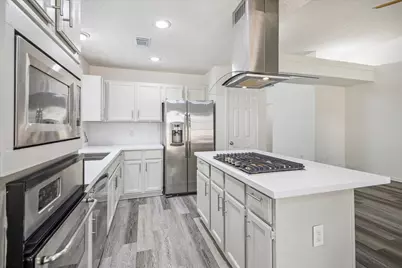 143 W Village Knoll Circle, Spring, TX 77381 - Photo 11