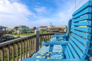 1819 N Pompano Ln, Crystal Beach, TX 77650 - Photo 5