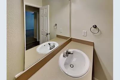 8670 Chaletford Drive, Houston, TX 77044 - Photo 17