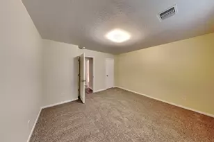 8670 Chaletford Dr, Houston, TX 77044 - Photo 9