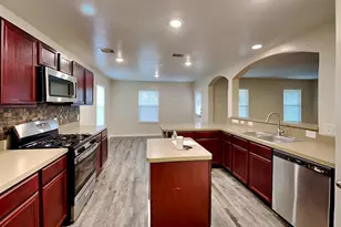 8670 Chaletford Dr, Houston, TX 77044 - Photo 5