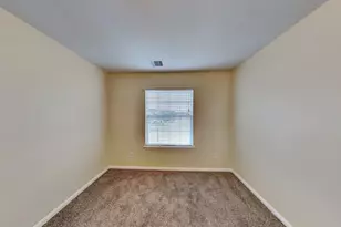 8670 Chaletford Dr, Houston, TX 77044 - Photo 11