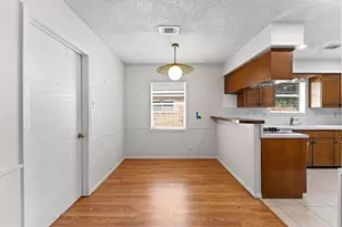 6119 Yarwell Dr, Houston, TX 77096 - Photo 11