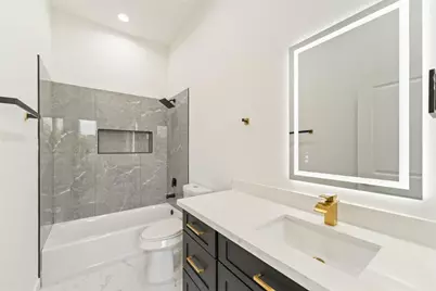 8048 Sunbury Street #B, Houston, TX 77028 - Photo 11