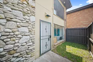 7047 Bissonnet St, Houston, TX 77074 - Photo 13