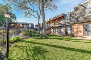 9029 Gaylord Dr, Houston, TX 77024 - Photo 17