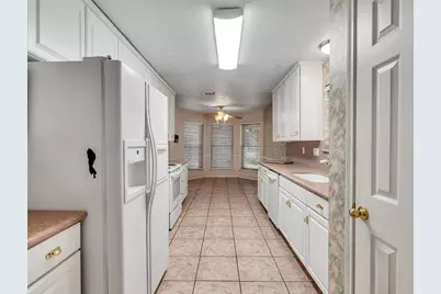 2819 Poplar Creek Lane, Pearland, TX 77584 - Photo 19