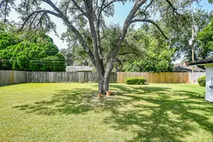 7719 Clarewood Dr, Houston, TX 77036 - Photo 19