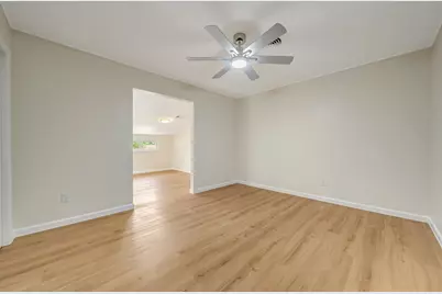 4127 Hill Oak Drive, Houston, TX 77092 - Photo 13