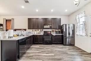 13127 Clifton Hill Ln, Houston, TX 77044 - Photo 9