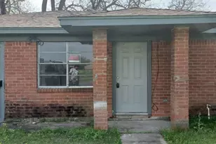 609 W 6th St, Sweeny, TX 77480 - Photo 5