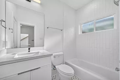 902 Kern St #B, Houston, TX 77009 - Photo 9