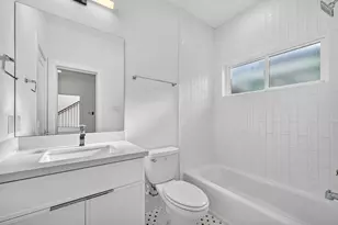 902 Kern St, Houston, TX 77009 - Photo 9