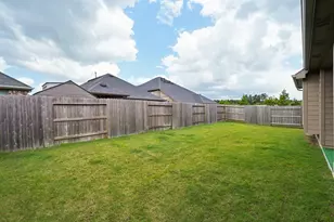 10126 Bayou Oaks Dr, Conroe, TX 77385 - Photo 37