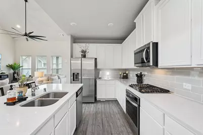 10126 Bayou Oaks Drive, Conroe, TX 77385 - Photo 17