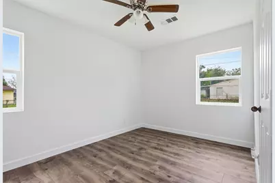 407 Meters Street, Houston, TX 77020 - Photo 9