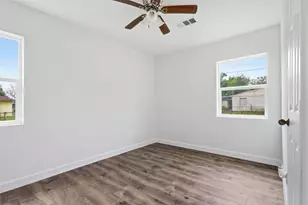 407 Meters St, Houston, TX 77020 - Photo 9