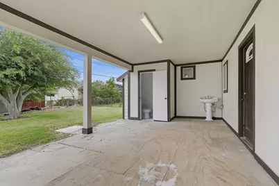 407 Meters Street, Houston, TX 77020 - Photo 17