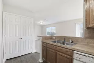 10241 Azalea Village, Houston, TX 77088 - Photo 11